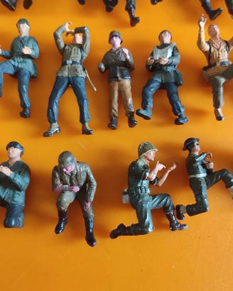 Soldatini miniature inglesi tedeschi guerra WWII