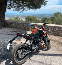 KTM Duke 125
