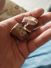 Diaspro rosso grezzo