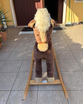 Cavallo a Dondolo