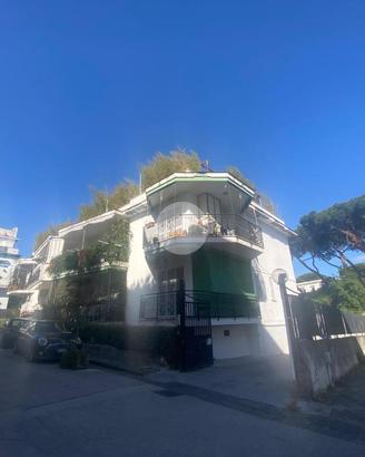 5 LOCALI A TORRE DEL GRECO