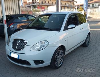 Lancia Ypsilon 1.3 MJT 90 CV Platino