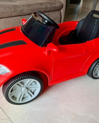 Macchina elettrica compatta con radiocomando