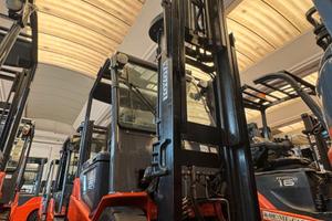 Carrello elevatore toyota 8FBMK25