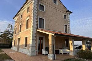 Villa a Montegiorgio (FM)