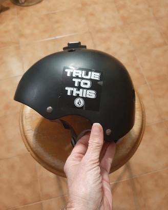 casco bambino per skate o monopattino 