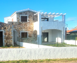 San TEODORO con terrazzi e giardino