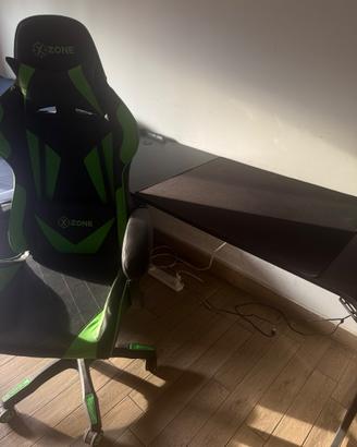 Postazione a led e sedia Gaming