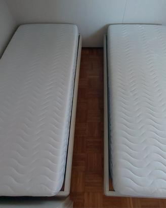 2 letti singoli compresi di materasso