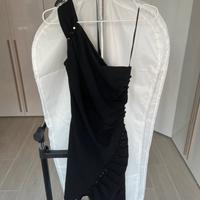 Abito nero monospalla