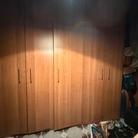 Armadio a quattro ante