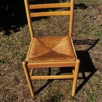 Sedie in legno con seduta in paglia