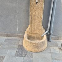 Fontana in graniglia da giardino