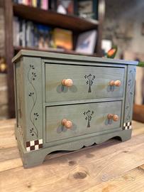 Mini cassettiera in legno decorata stile country