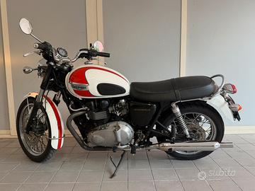 Triumph Bonneville del 2007 a carburatori.