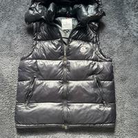 Smanicato moncler