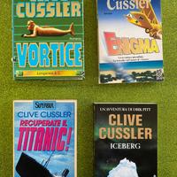 Set 4 romanzi di Clive Cussler, serie Dirk Pitt.