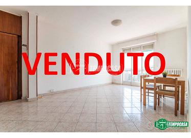 TRE LOCALI IN CENTRO LIBERO SUBITO