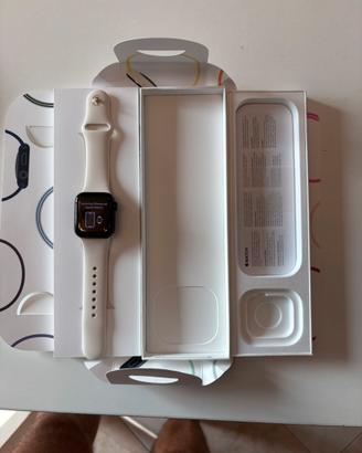 Apple Watch SE 3 GPS + Cellular, Cassa 40 mm