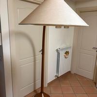 Lampada da terra ad arco in legno massello