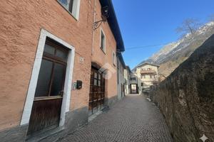 2 LOCALI A BORMIO
