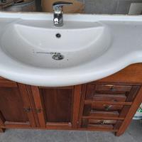 Mobile bagno con lavello in ceramica