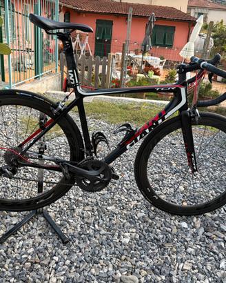 Bici Giant TCR Carbon - Zipp 404 in carbonio