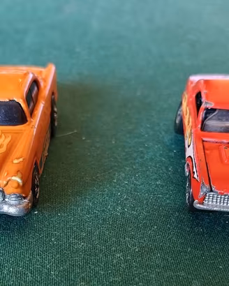 Chevy Bel Air (1955) e Chevrolet Camaro Hot Wheels