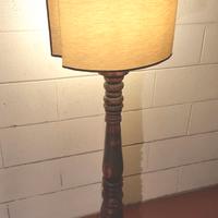 Lampada con paralume a ventola