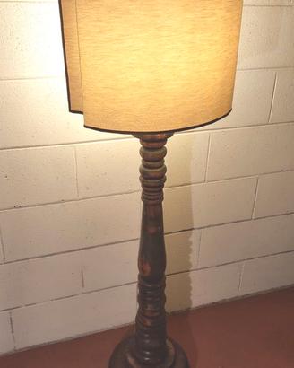 Lampada con paralume a ventola