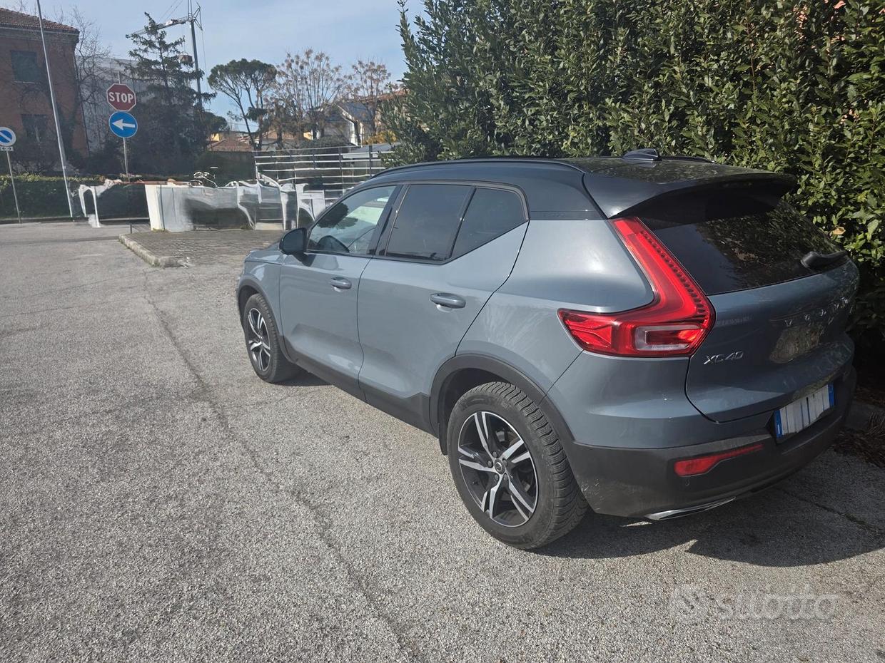 Volvo XC40 (2017-->)