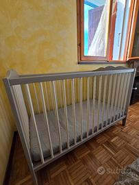 Lettino Ikea completo di materasso