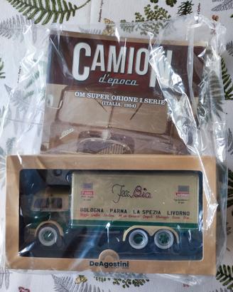 Camion d'epoca De Agostini F.lli Bia