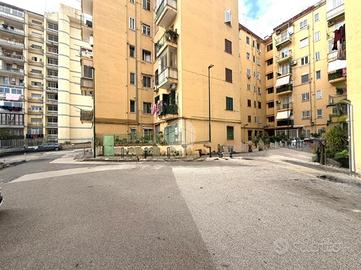 3 LOCALI A NAPOLI