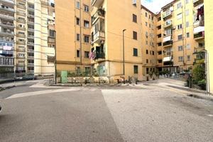 3 LOCALI A NAPOLI
