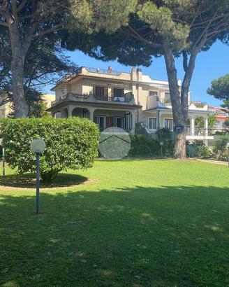 PORZIONE DI BIFAMILIARE A ANZIO