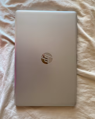 HP Laptop 15-da2043ur — i5, 8GB RAM, 256GB SSD