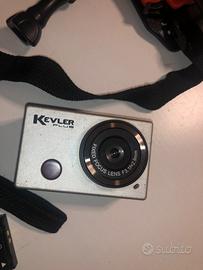 Action cam tipo GoPro con accessori e batteria