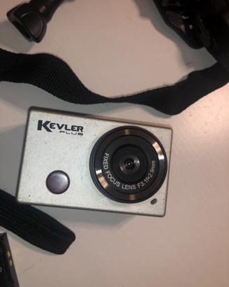 Action cam tipo GoPro con accessori e batteria