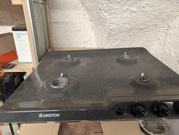 piano cottura Ariston 