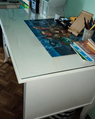 scrivania in legno 