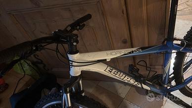 bicicletta mountain bike