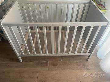 Lettino in legno neonato