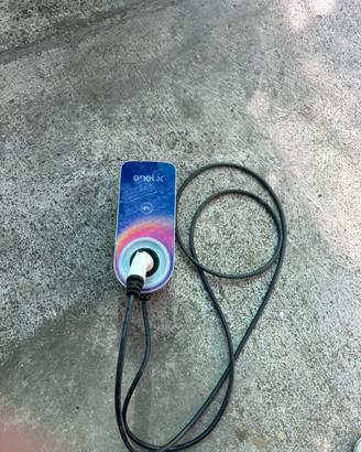 colonnina di ricarica per auto elettrica Enel X