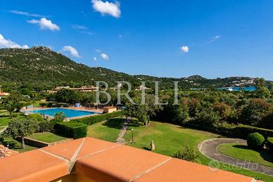 Trilocale panoramico con vista mare e piscina a Go