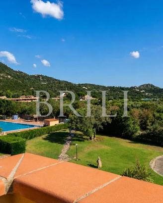 Trilocale panoramico con vista mare e piscina a Go