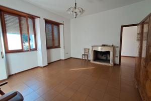 Imponente struttura composta da n° 3 app