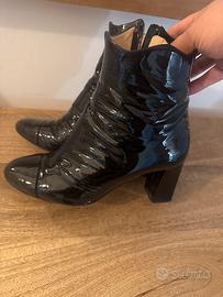 Stivaletto di vernice