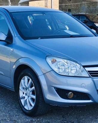 Opel Astra 1.6 16V VVT 5 porte Cosmo