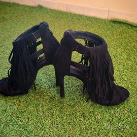 Sandalo con frange tacco a spillo con cerniera